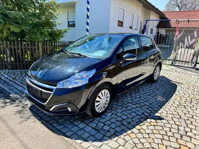 Gebraucht Peugeot 208 Active+ 83 PS (61 kW) 2018 Schwarz Kleinwagen