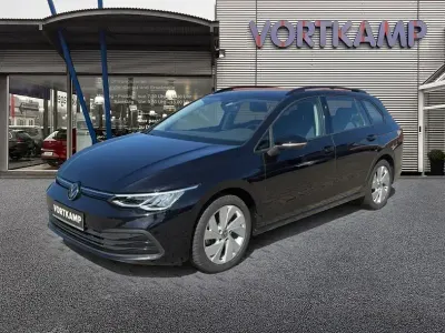Gebraucht VW Golf VIII Life 116 PS (85 kW) 2023 Deep black perleffekt (metallic) Kombi