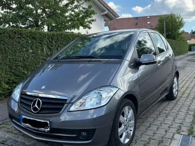 Gebraucht Mercedes A160 95 PS (69 kW) 2011 Grau Kleinwagen