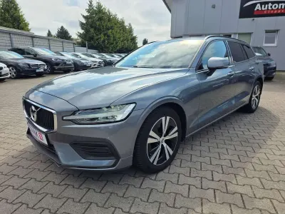 Gebraucht Volvo V60 Momentum 150 PS (110 kW) 2020 Osmium grey Kombi