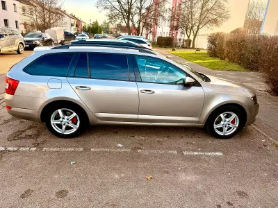 Gebraucht Skoda Octavia 180 PS (132 kW) 2014 Gelb Kombi