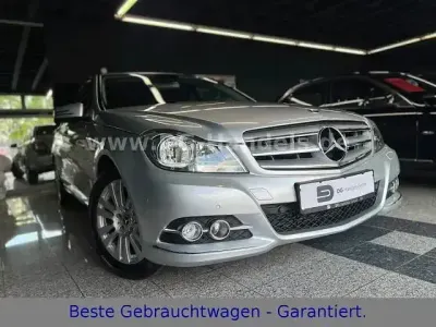 Gebraucht Mercedes C200 Elegance 184 PS (135 kW) 2011 Iridiumsilber  metalliclack Limousine