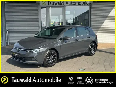 Second-hand VW Golf VIII Style 150 CP (110 kW) 2022 Gri Berlinǎ
