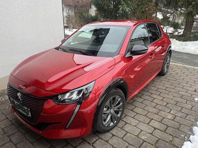 Gebraucht Peugeot e-208 Allure 100 kW (136 PS) 2023 Rot Kleinwagen