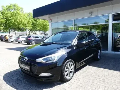 Gebraucht Hyundai i20 Trend 84 PS (61 kW) 2018 Schwarz Kleinwagen
