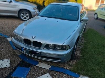BMW 525