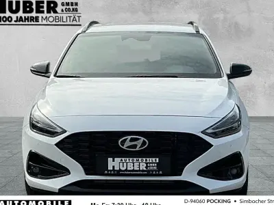 Neu Hyundai i30 Advantage 150 PS (110 kW) 2025 Weiß Kombi