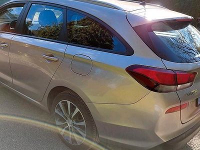 Usata Hyundai i30 110 CV (80 kW) 2017 Andere farben Station wagon