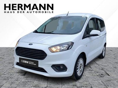 Weiß Gebraucht 2019 Ford Tourneo Courier Trend Van / Kleinbus | 10.741 € (Fairer Preis)