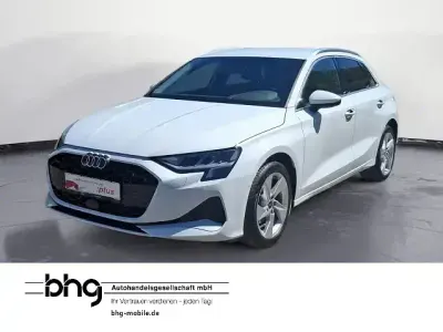 Gebraucht Audi A3 Advanced 150 PS (110 kW) 2025 Gletscherweiß metallic Limousine