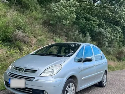 Gebraucht Citroën Xsara Picasso 109 PS (80 kW) 2008 Silber Van / Kleinbus