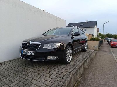 Gebraucht Skoda Superb 160 PS (117 kW) 2010 Schwarz Kombi
