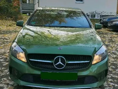 Gebraucht Mercedes A180 109 PS (80 kW) 2017 Grün Kleinwagen