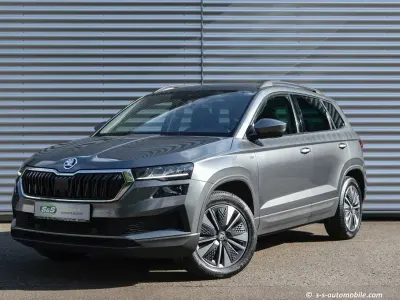 Gebraucht Skoda Karoq Tour 150 PS (110 kW) 2022 Graphit grau metallic SUV