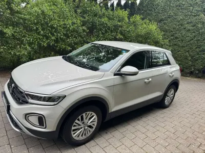 Gebraucht VW T-Roc Basis 110 PS (80 kW) 2023 Grau SUV