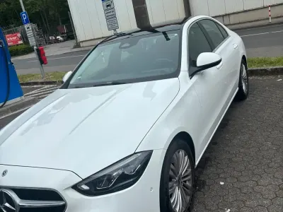 Gebraucht Mercedes 220 145 PS (106 kW) 2025 Weiß Limousine