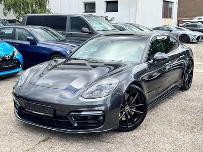 Porsche Panamera 4