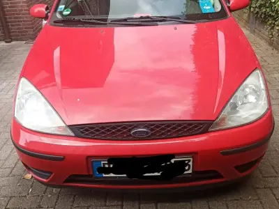 Usado Ford Focus 75 CV (55 kW) 2002 Rojo Familiar