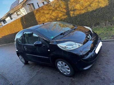Gebraucht Peugeot 107 68 PS (50 kW) 2006 Schwarz Kleinwagen