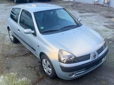 Gebraucht Renault Clio II Authentique 75 PS (55 kW) 2002 Silber Limousine