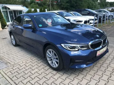 Gebraucht BMW 320 190 PS (139 kW) 2021 Phytonicblau metallic Limousine