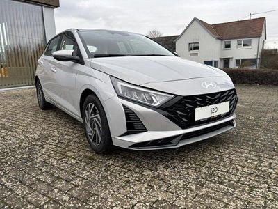 Neu Hyundai i20 Blackline 90 PS (66 kW) 2025 Dragon red Kleinwagen