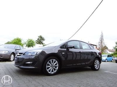 Grau metallic Gebraucht 2013 Opel Astra Limousine | 8.600 € (Etwas zu teuer)