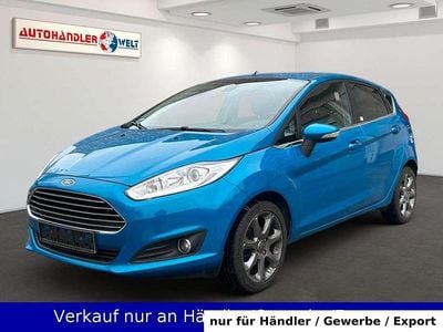 Begagnad Ford Fiesta Titanium 101 HK (74 kW) 2013 Blå Halvkombi