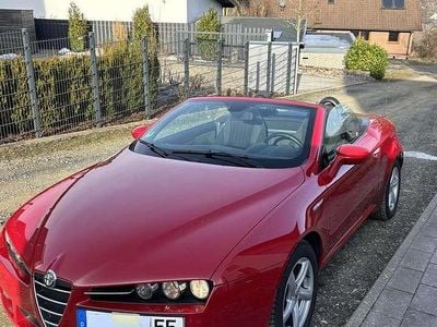 Rot Gebraucht 2007 Alfa Romeo Spider Cabrio | 18.000 €
