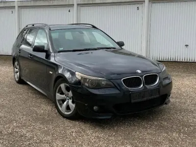 Gebraucht BMW 525 M Sport 192 PS (141 kW) 2005 Blau Kombi