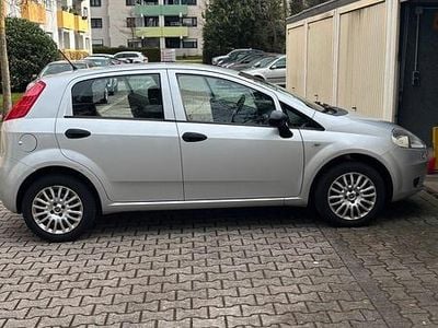 Gebraucht Fiat Punto 69 PS (50 kW) 2012 Silber Kleinwagen