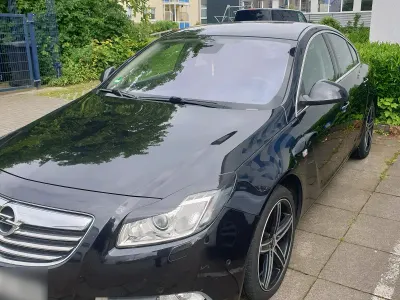 Gebraucht Opel Insignia 220 PS (161 kW) 2011 Schwarz Limousine