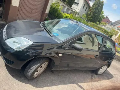 Gebraucht Ford Fiesta 60 PS (44 kW) 2004 Schwarz Kleinwagen