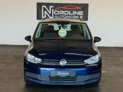 Gebraucht VW Touran Trendline 110 PS (80 kW) 2016 Blau Van / Kleinbus