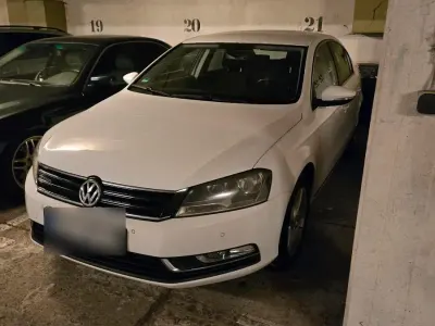Gebraucht VW Passat 105 PS (77 kW) 2012 Weiß Limousine