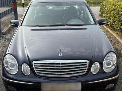 Usata Mercedes E240 177 CV (130 kW) 2003 Blu Berlina