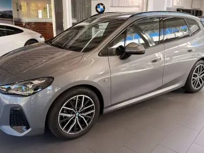 Gebraucht BMW 220 170 PS (125 kW) 2023 Skyscraper grau metallic Kombi