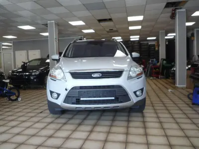 Gebraucht Ford Kuga Trend 136 PS (100 kW) 2009 Weiß SUV
