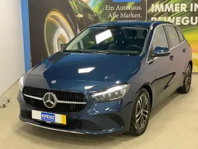 Gebraucht Mercedes B180 Progressive 136 PS (100 kW) 2023 Blau Van / Kleinbus