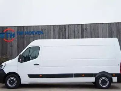 Second-hand Renault Master 135 CP (99 kW) 2022 Alb Monovolum