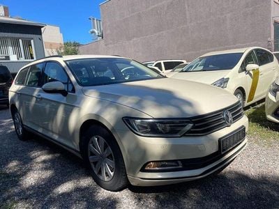 Beige Gebraucht 2016 VW Passat Limousine | 5.150 € (Etwas zu teuer)