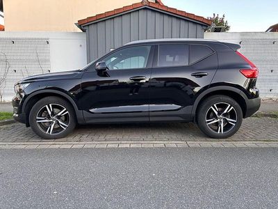 Usado Volvo XC40 Momentum 190 HP (139 kW) 2018 Preto SUV