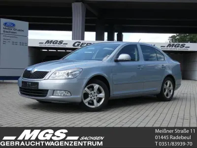 Gebraucht Skoda Octavia Family 122 PS (89 kW) 2010 Blau Limousine