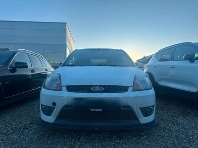 Silber Gebraucht 2008 Ford Fiesta Limousine | 1.700 € (Fairer Preis)