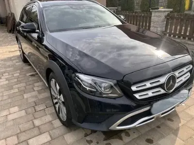 Gebraucht Mercedes E220 All-Terrain 194 PS (142 kW) 2018 Schwarz Kombi