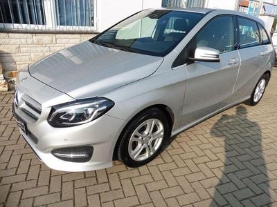 Gebraucht Mercedes B200 Urban 156 PS (114 kW) 2017 Silber Van / Kleinbus