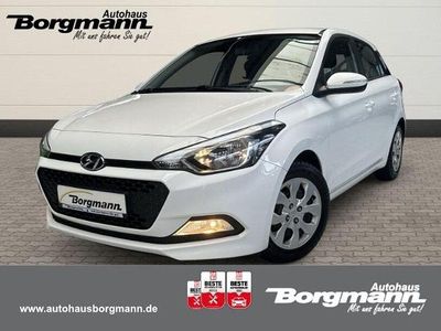 Weiss Gebraucht 2017 Hyundai i20 Classic Limousine | 10.990 € (Teuer)