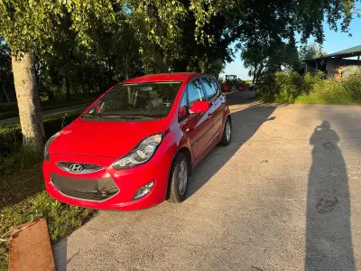 Gebraucht Hyundai ix20 110 PS (80 kW) 2013 Rot Kleinwagen
