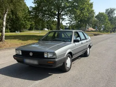 Używany VW Passat Trendline 72 KM (52 kW) 1987 Srebrny Coupe