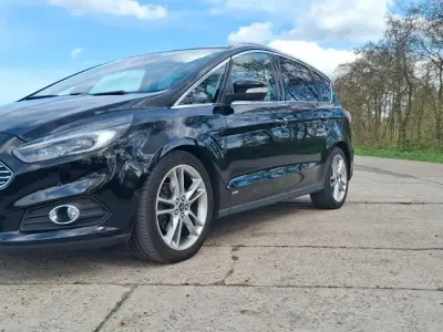 Gebraucht Ford S-MAX Titanium 180 PS (132 kW) 2017 Schwarz Van / Kleinbus